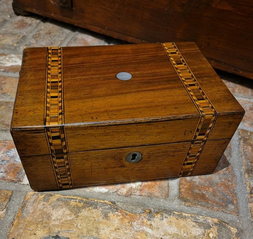 Late victorian walnut - late,