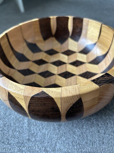 Very nice marquetry - a, illusion
